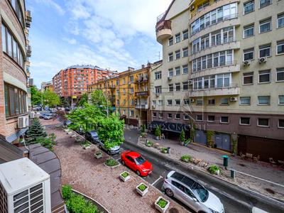 квартира за адресою Олександра Кониського вул., 45-49