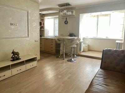 квартира за адресою Тополева вул., 5