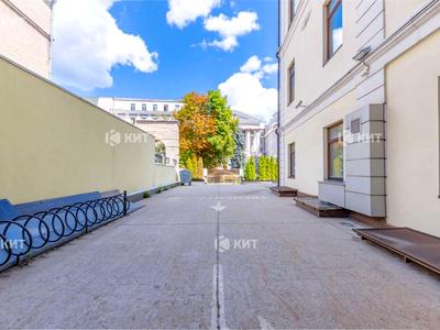 комерційна за адресою Алчевських вул. (Артема), 31