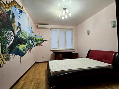 квартира за адресою Дніпровська набережна вул., 25