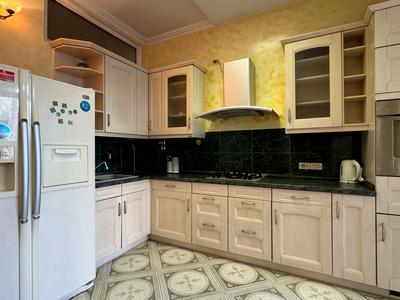 квартира за адресою Довженка вул., 8