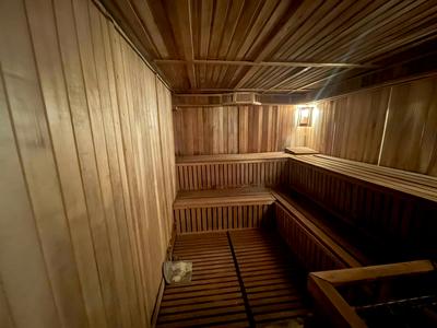 коммерческая по адресу Леся Курбаса ул., 7