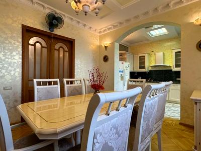 квартира за адресою Довженка вул., 8