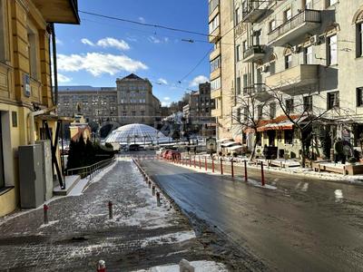комерційна за адресою Костельна вул., 6