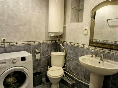 квартира за адресою Академіка Глушкова просп., 32