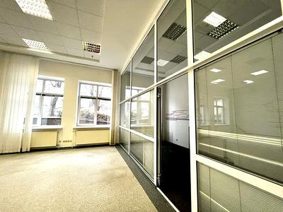 коммерческая по адресу Владимира Моссаковского ул. (Клари Цеткін), 1-А