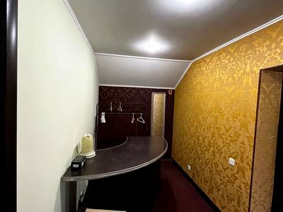 комерційна за адресою Чорновола вул., 20а