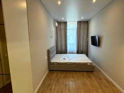 квартира по адресу Парижской Коммуны ул., 4