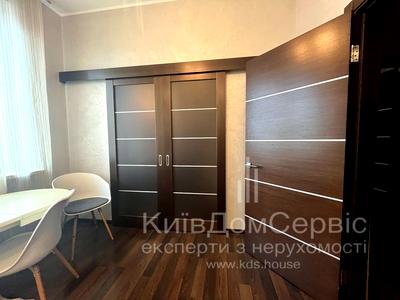 квартира за адресою Київ, Дмитрівська вул., 82