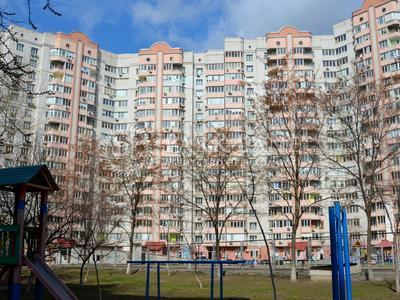 квартира за адресою Анни Ахматової вул., 31
