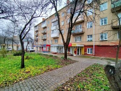 комерційна за адресою Степана Бандери вул., 33а