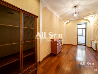 квартира за адресою Шота Руставелі вул., 8