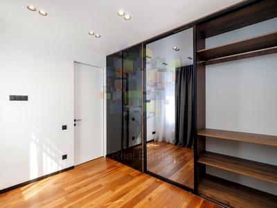 квартира за адресою Салютна вул., 2к16