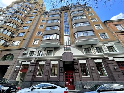 квартира за адресою Кропивницького вул., 8