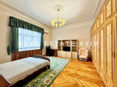 квартира за адресою Десятинна вул., 10