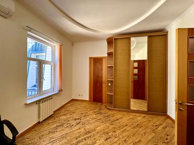 квартира за адресою Трьохсвятительська вул., 13
