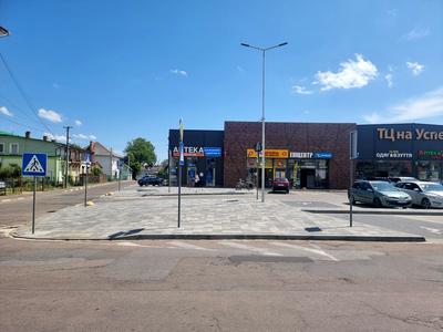 комерційна за адресою Успенська вул., 10