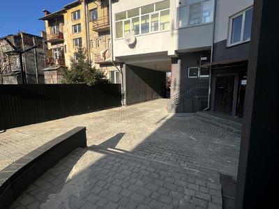 комерційна за адресою Вовчинецька вул., 55