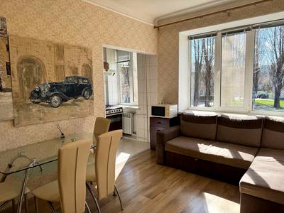 квартира за адресою В'ячеслава Чорновола вул., 36
