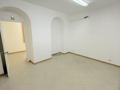 коммерческая по адресу Дерибасовская ул., 1