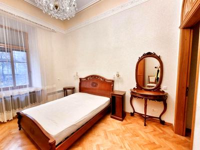 квартира за адресою Інститутська вул., 13/4