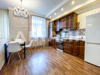 квартира по адресу Розваги ул., 27