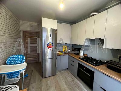 квартира за адресою Радистів вул., 30