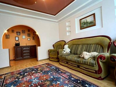 квартира за адресою Міцкевича вул., 5