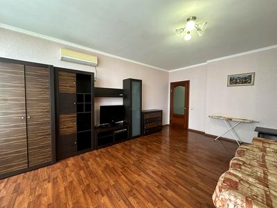 квартира за адресою Миколи Ушакова вул., 1-Б