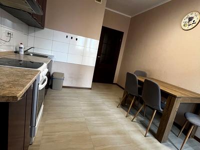 квартира за адресою Сім'ї Кульженків вул. (Петра Дегтяренка), 33