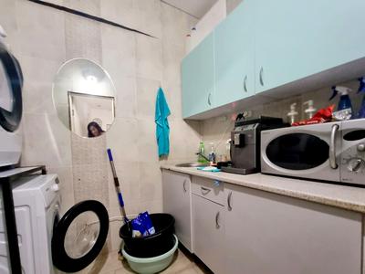 комерційна за адресою Регенераторна вул., 4