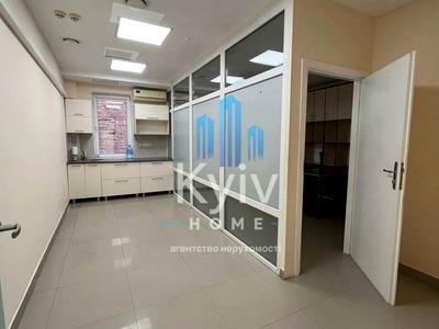 комерційна за адресою Басейна вул., 7