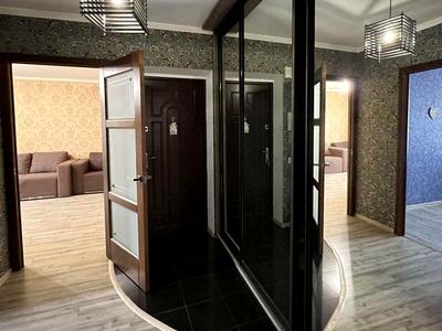 квартира за адресою Анни Ахматової вул., 11