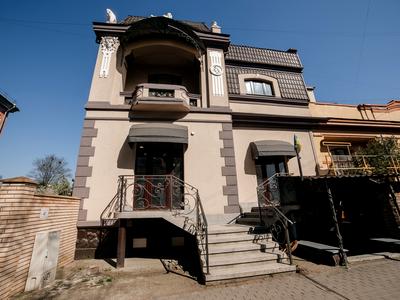 комерційна за адресою Шопена вул., 3