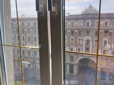 квартира за адресою Конституції пл., 2/2