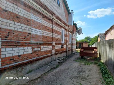 будинок за адресою Шкільна