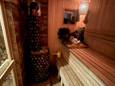 будинок за адресою Квітнева вул.
