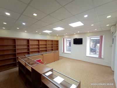 комерційна за адресою Дерибасівська вул., 16