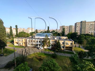 квартира за адресою Романа Шухевича просп. (Генерала Ватутіна), 22