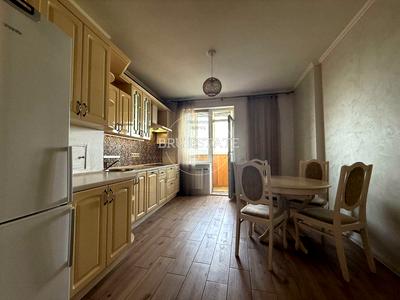 квартира за адресою Дніпровська набережна вул., 23