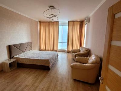 квартира за адресою Дніпровська набережна вул., 14