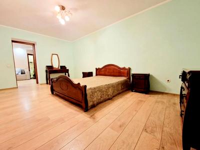 квартира за адресою Дніпро, Науки просп. (Гагаріна), 3