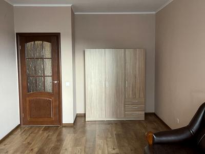 квартира за адресою Сім'ї Кульженків вул. (Петра Дегтяренка), 33