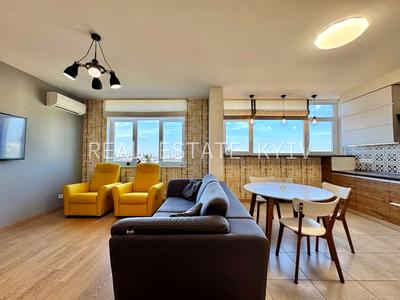 квартира за адресою Любомира Гузара просп. (Космонавта Комарова), 46-Б