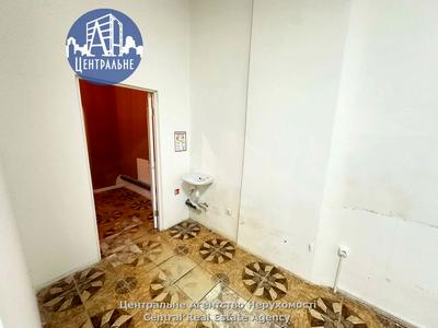 комерційна за адресою Сагайдачного, 23