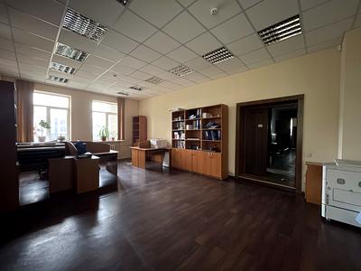 коммерческая по адресу Броварська, 1а