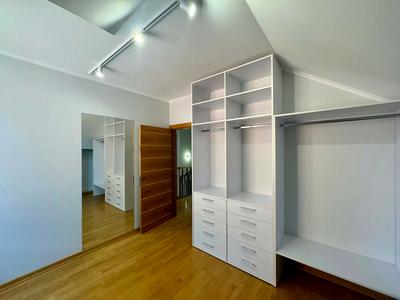 будинок за адресою 9-та Лінія вул., 21