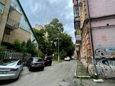 квартира за адресою Алли Горської пров. (Чеслава Бєлінського), 8