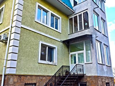 комерційна за адресою Жовтнева, 79