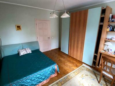 квартира за адресою Ніщинського П., 6